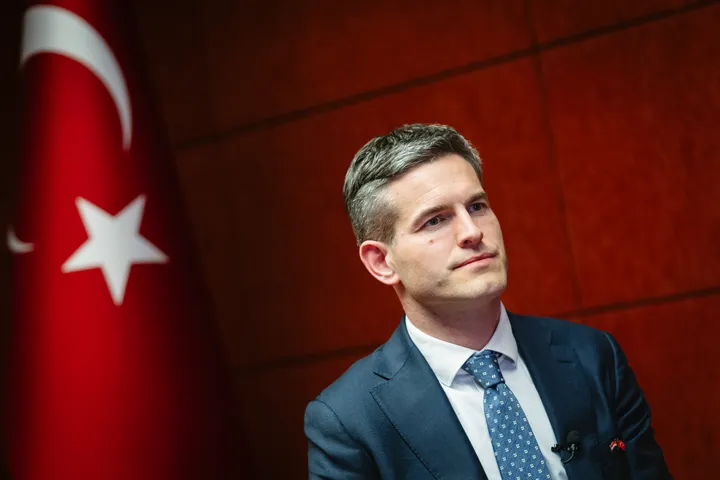 De Nederlandse minister van Buitenlandse Zaken Berendsen zei dat de NAVO in het belang van de VS is