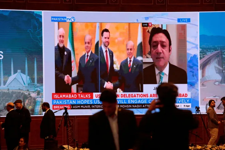 Решающий раунд переговоров США и Ирана затягивается еще на день