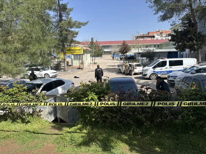 إصابة 16 شخصاً في هجوم مسلح على مدرسة بولاية شانلي أورفا جنوبي تركيا