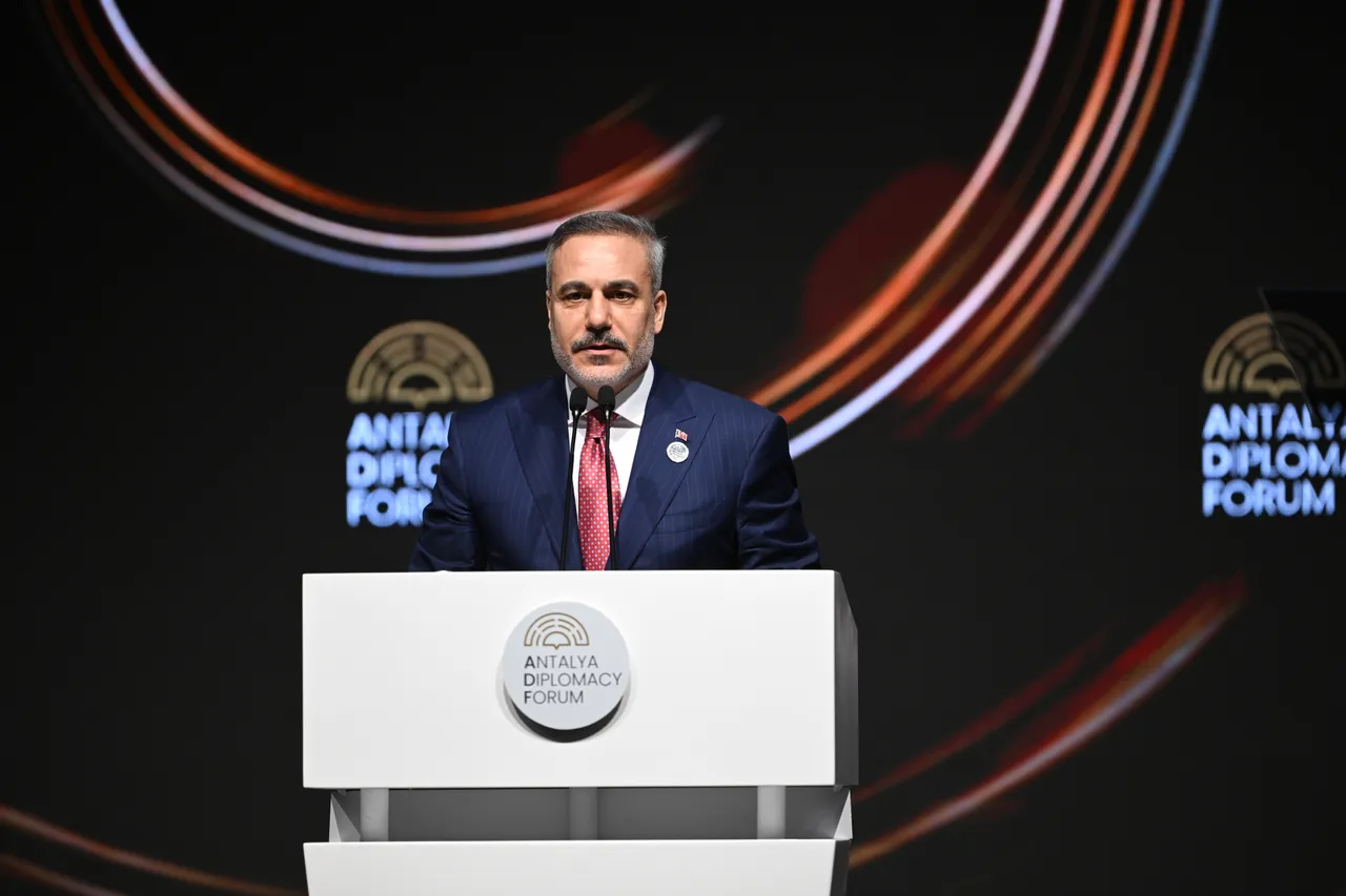 فيدان: تركيا قادرة على التواصل مع جميع الأطراف والاضطلاع بدور الوساطة على أساس الثقة