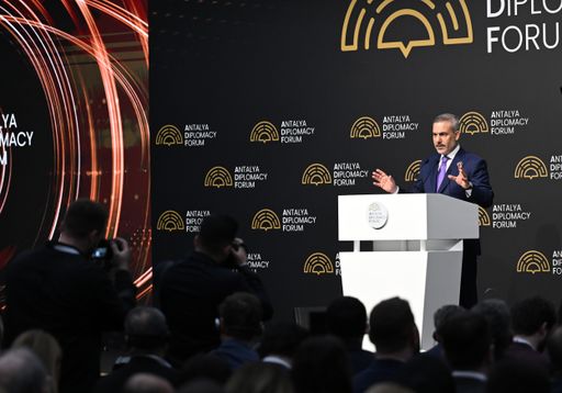 Fidan  Türkiye zgjeron rolin diplomatik  Antalya bëhet qendër tërheqëse për liderët botërorë