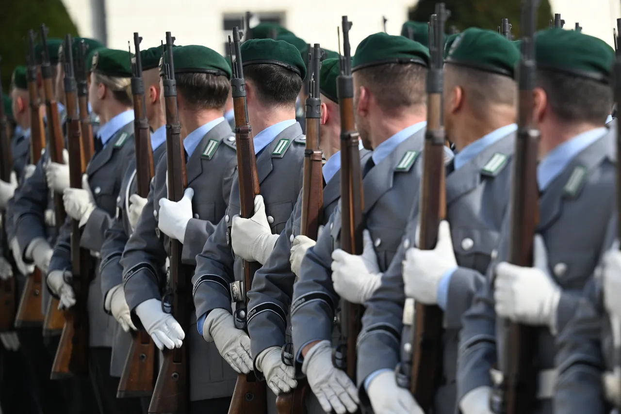 Mehr als 2.000 Bundeswehr-Besuche an Schulen in drei Monaten