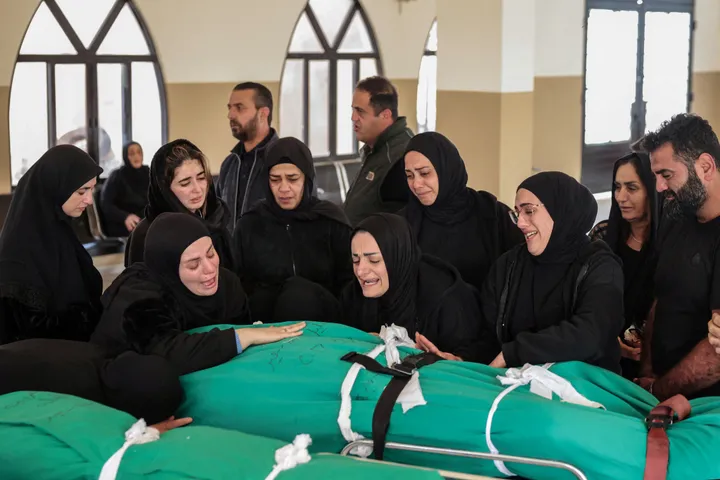 ضربات إسرائيلية على جنوبي لبنان وسط تحذيرات من انهيار التهدئة