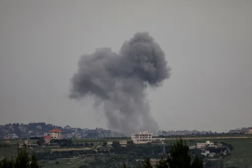 ישראל הרגה 14 בני אדם בתקיפות בדרום לבנון, ובכך הפרה את הפסקת האש