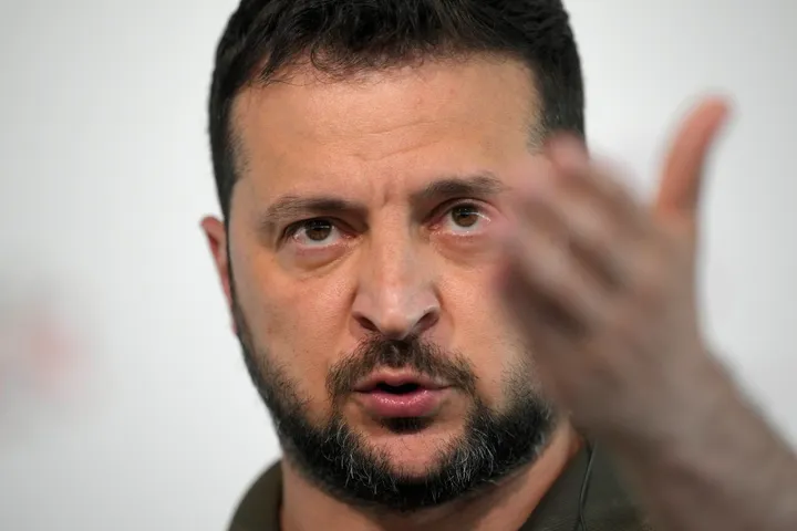 Selenskyj kündigt Waffenruhe ab Mittwoch an