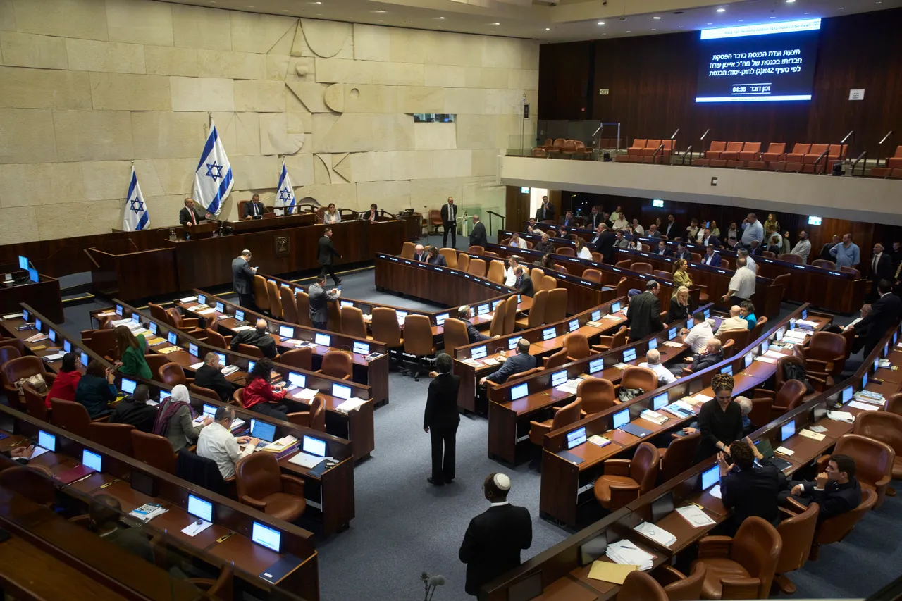 מבקר המדינה מתח ביקורת קשה על הממשלה: "מנופחת, לא יעילה ולא מתפקדת"