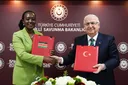 Türkiye dhe Kenia nënshkruajnë marrëveshje bashkëpunimi në mbrojtje në panairin "SAHA 2026"