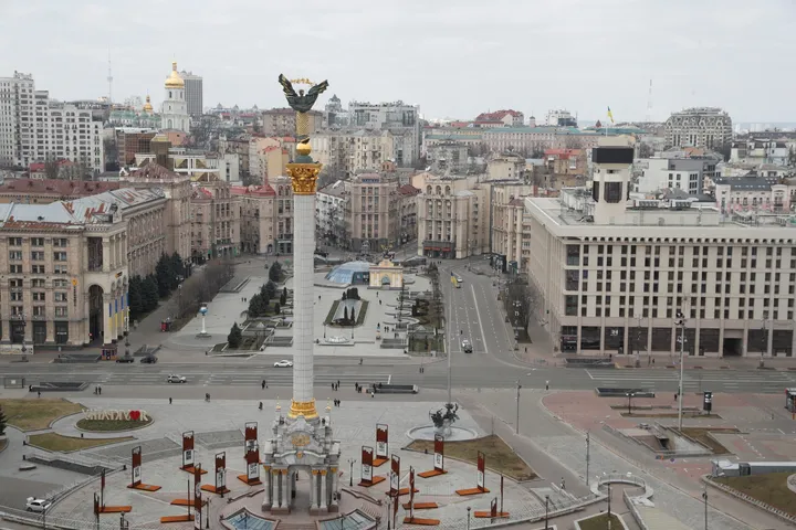 Russia urges foreign diplomats to evacuate Ukraine's capital as both sides step up attacks