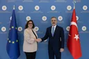 Komisarja e BE-së për Mesdheun: Türkiye “partner kyç” mes Evropës, Azisë dhe Lindjes së Mesme