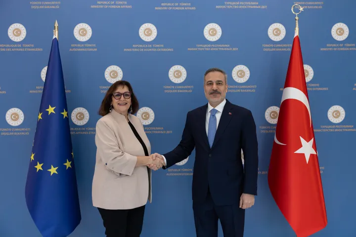 Komisarja e BE-së për Mesdheun: Türkiye “partner kyç” mes Evropës, Azisë dhe Lindjes së Mesme