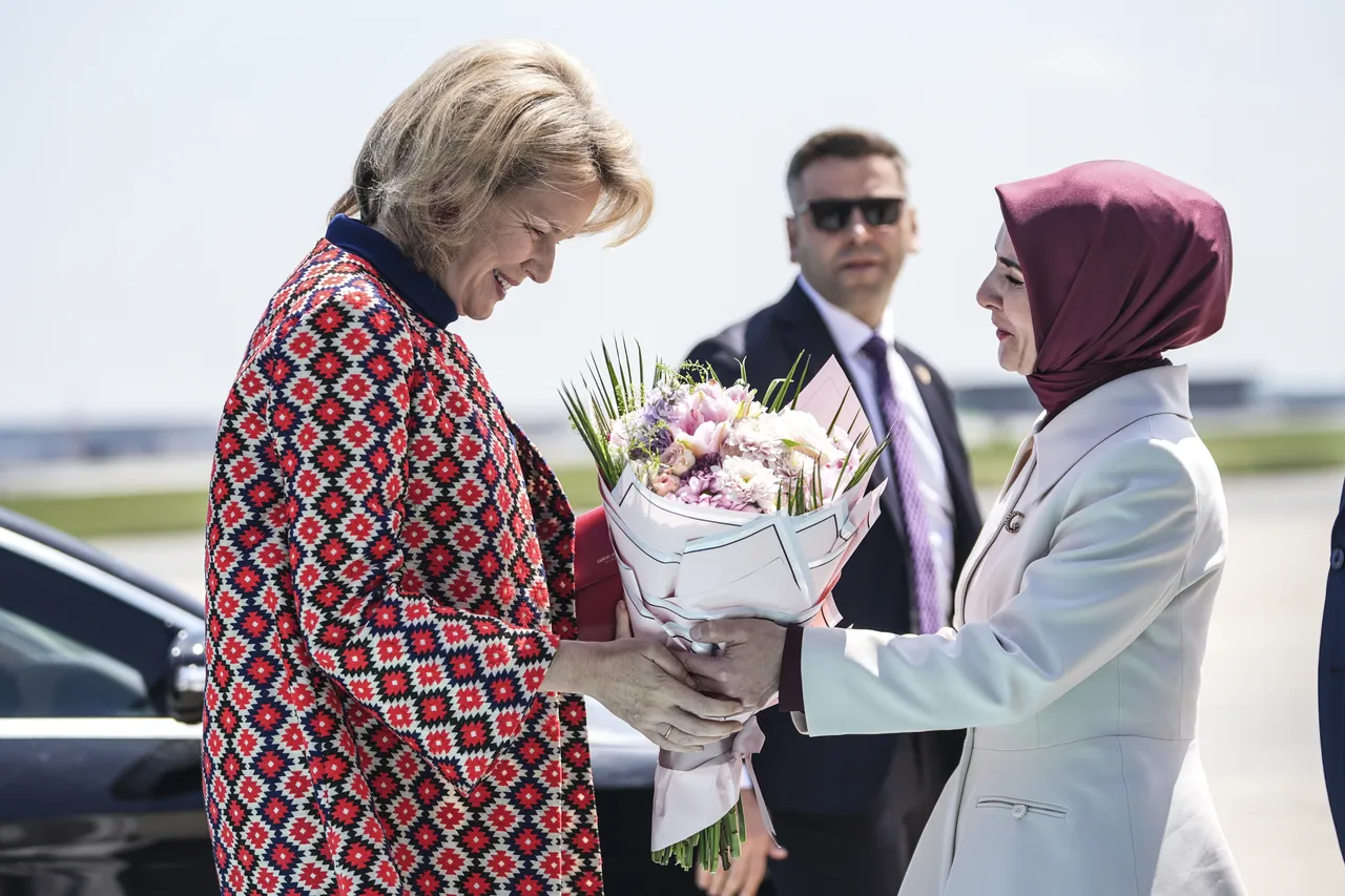 Belgijska kraljica Mathilde doputovala u Istanbul predvodeći ekonomsku misiju u posjeti Turkiye