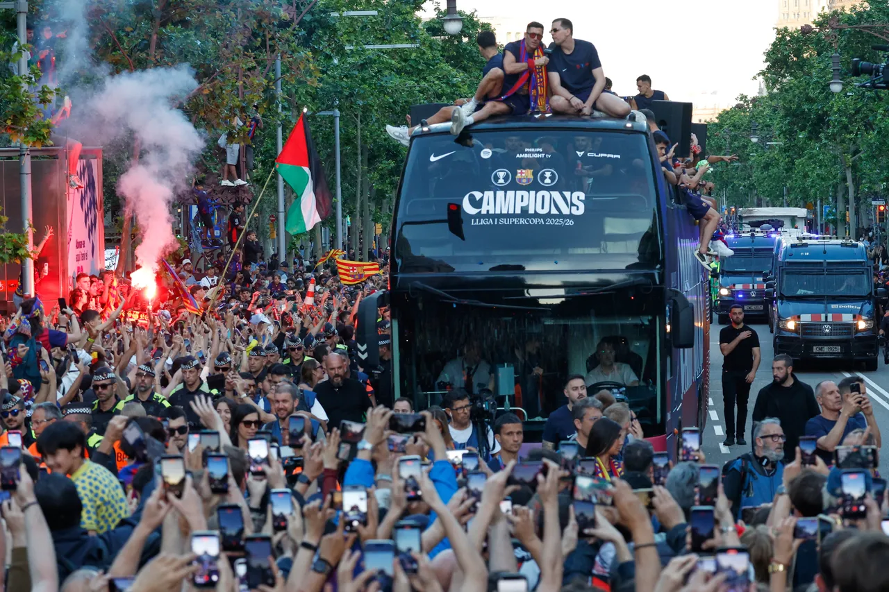 Barcelona superstar Lamine Yamal waves Palestine flag during La Liga title parade