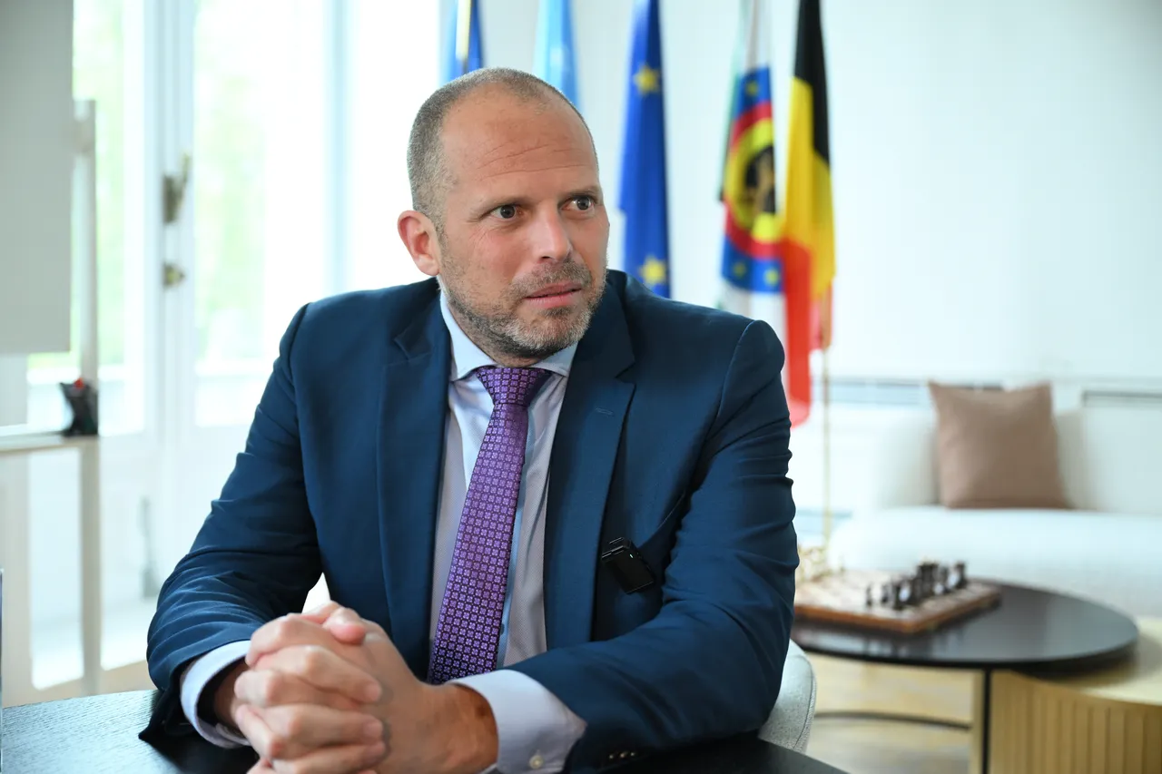 Ministri belg i Mbrojtjes vlerëson inovacionin e prodhuesit turk të dronëve Baykar
