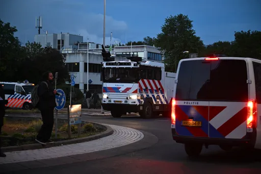 Bij confrontaties tijdens een anti-azc protest in Nederland zijn drie mensen aangehouden