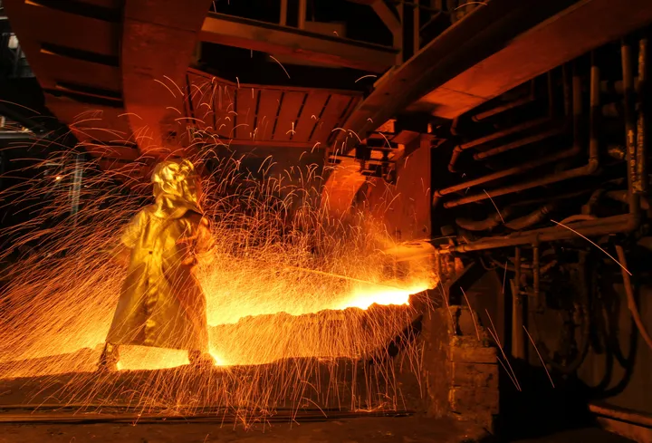 Harga nikel naik di tengah penurunan output industri di Indonesia