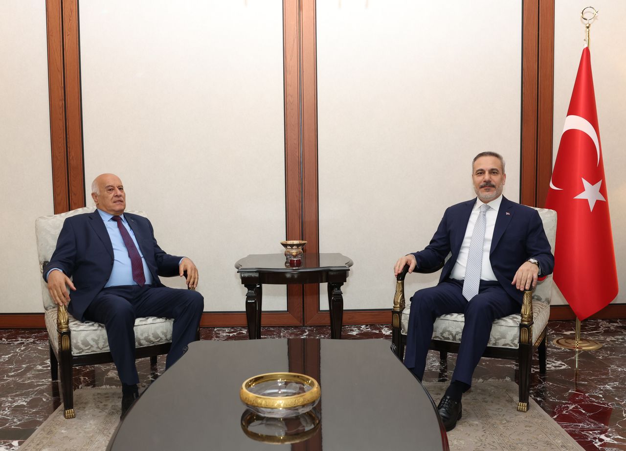 Kryediplomati turk zhvillon takime me zyrtarë palestinezë dhe irakianë në Ankara