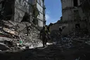 Russia warns foreigners, diplomats to leave Kiev as deadly strikes escalate