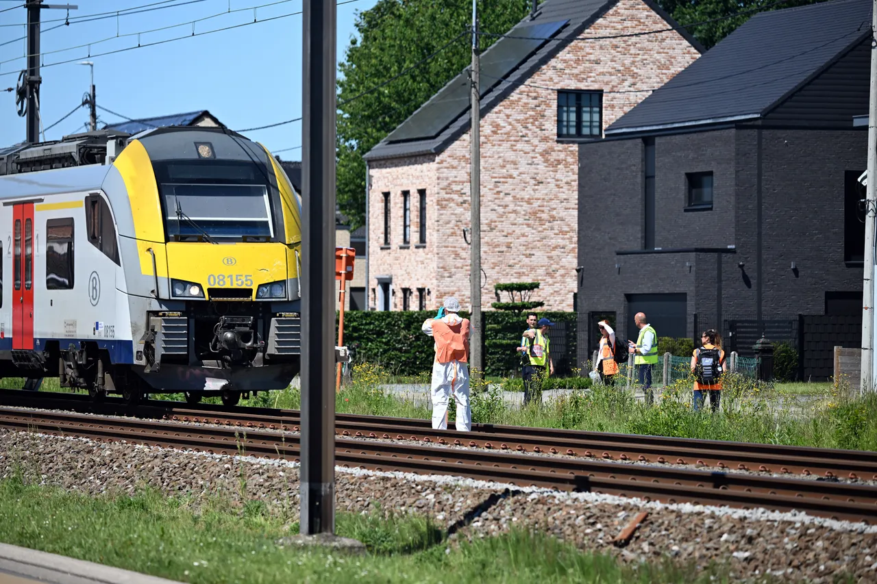 Četiri osobe poginule u sudaru voza sa školskim autobusom u Belgiji