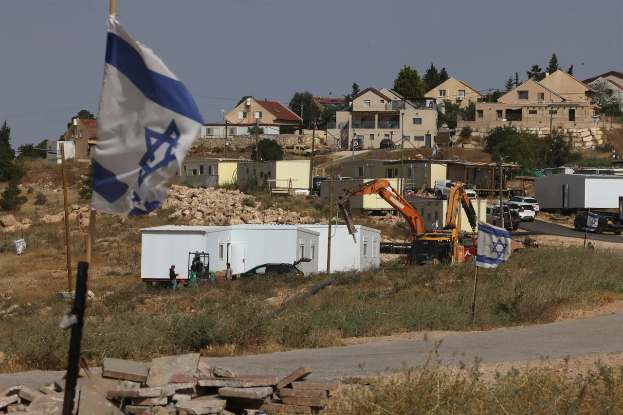Israel seizes land around ancient Jerusalem mosque as Palestine warns of 'Judaisation' campaign