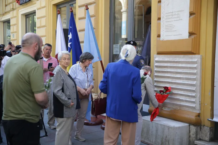 Obilježene 34 godine od masakra nad građanima u redu za hljeb u opkoljenom Sarajevu