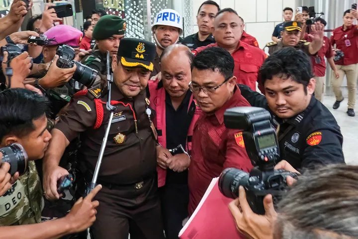 Tiga tersangka pimpinan BGN ditahan dalam kasus dugaan korupsi Program Makan Bergizi Gratis
