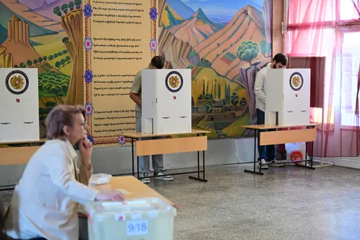 Armenians vote with peace efforts and Russia in focus