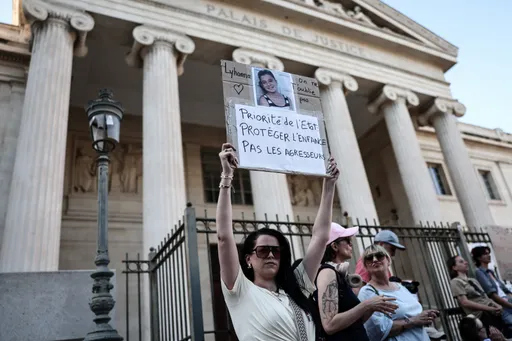 Sous pression, le gouvernement français promet une loi “intégrale” sur les violences sexuelles