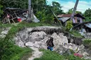 Death toll from powerful Philippines earthquake climbs