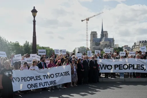 Israeli, Palestinian civil society groups meet in France, urge int'l support for two-state solution