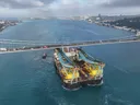 Kroz Bosfor prošao jedan od najvećih svjetskih polupotopnih kranskih brodova