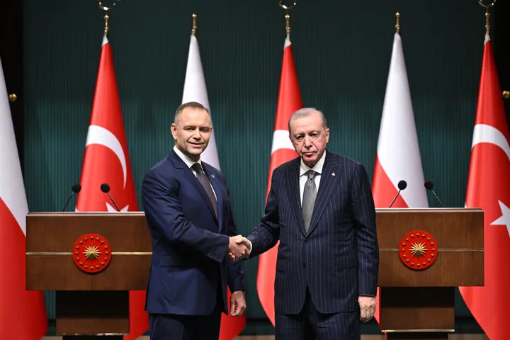 أردوغان يؤكد تعزيز التعاون التركي-البولندي داخل الناتو.. وناوروتسكي يشيد بتطور الشراكة الدفاعية