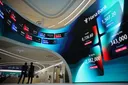 Saham Asia bergerak fluktuatif di tengah tekanan valuasi AI dan geopolitik global