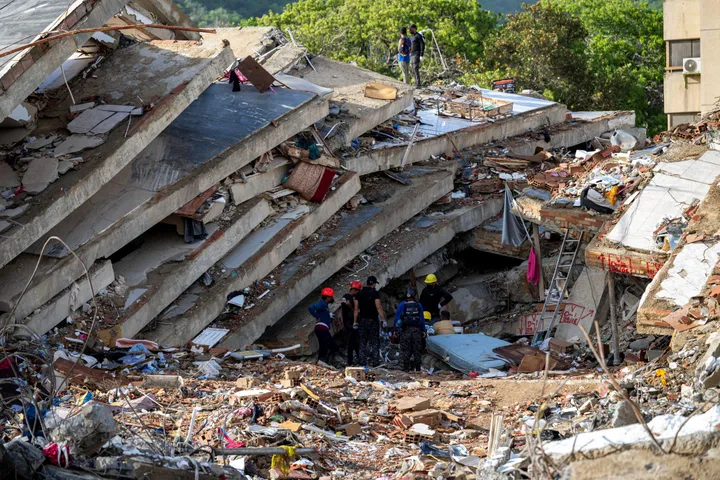 Turkish through-the-wall radar saves people's lives in Venezuela from quake debris