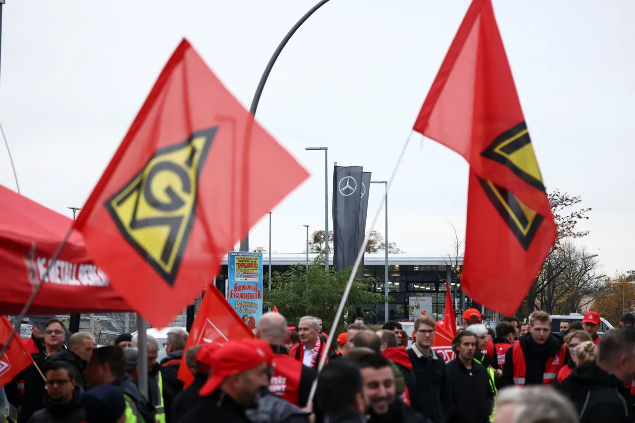 Hiljade radnika Mercedes-Benza spremaju se na proteste širom Njemačke