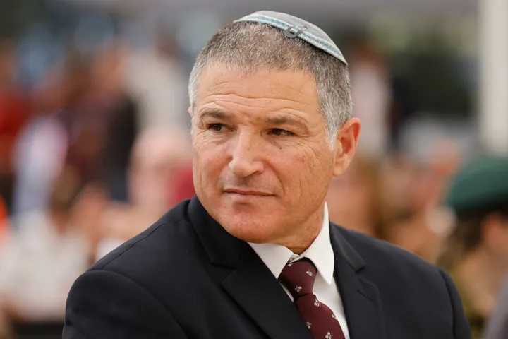 ראש השב"כ זיני מבקש לבחון מחדש את החלטת המפלגה מהימין הקיצוני