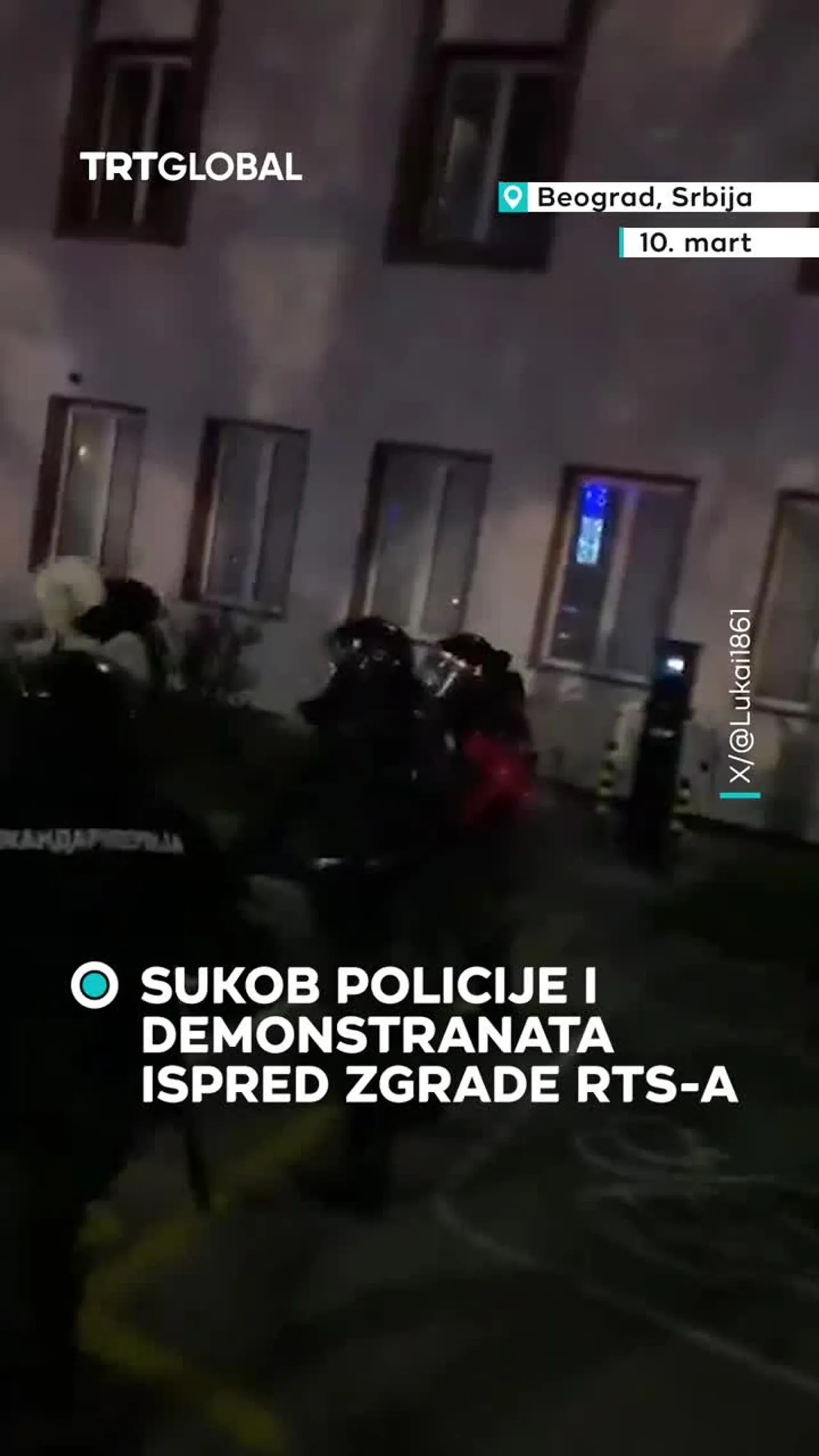 Sukob policije i demonstranata ispred zgrade RTS-a