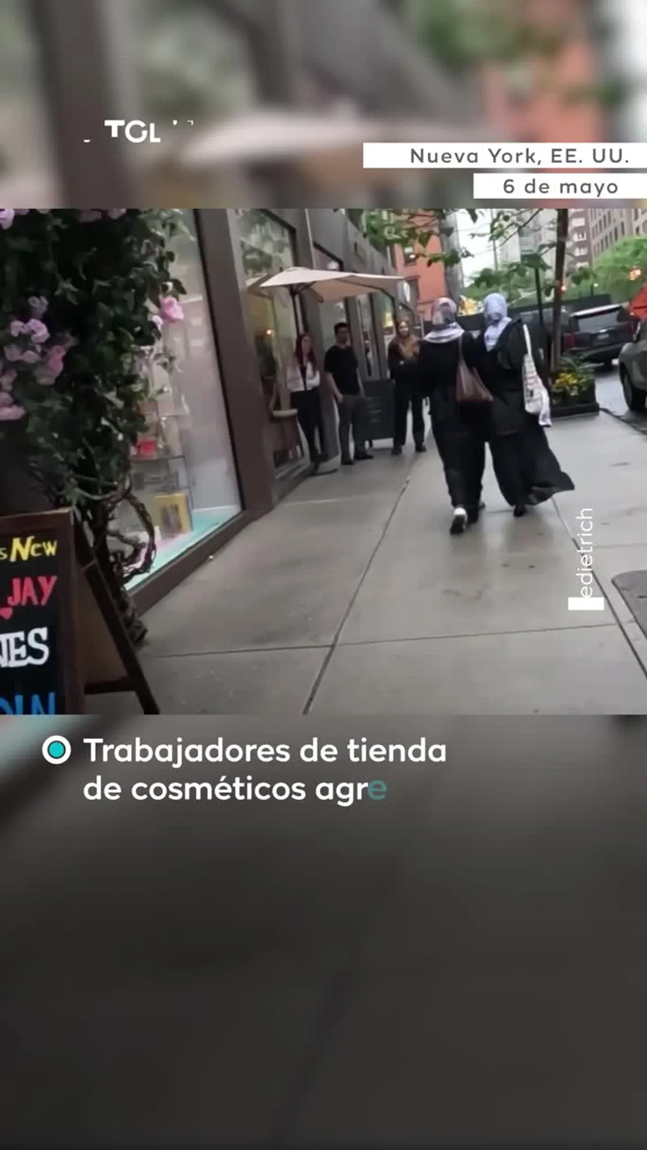 Trabajadoras de tienda agreden a mujeres con kufiyya