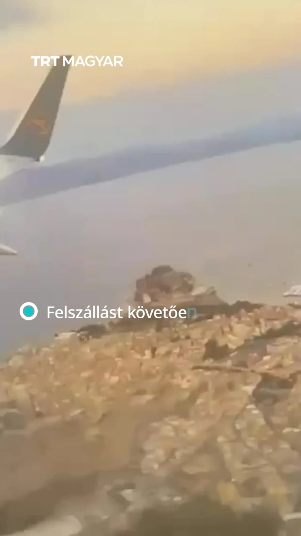 Felszállást követően kigyulladt egy repülőgép motorja
