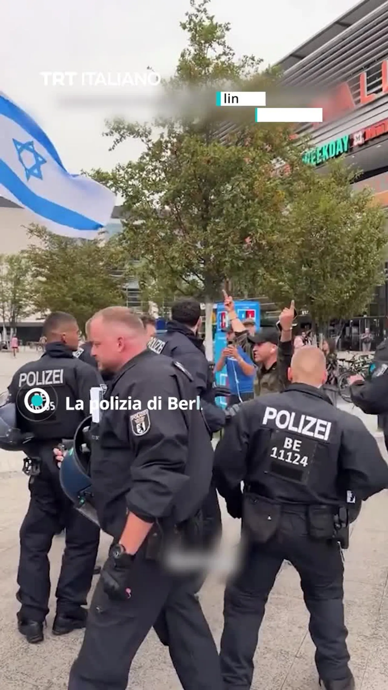 La polizia di Berlino ha arrestato con eccessiva forza un manifestante pro-Gaza