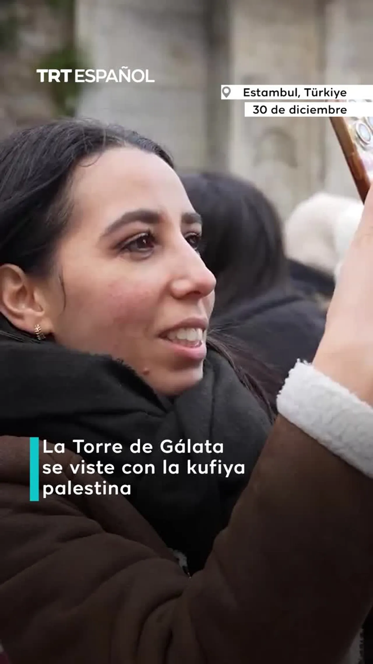 La Torre Gálata se viste con la kufiya palestina