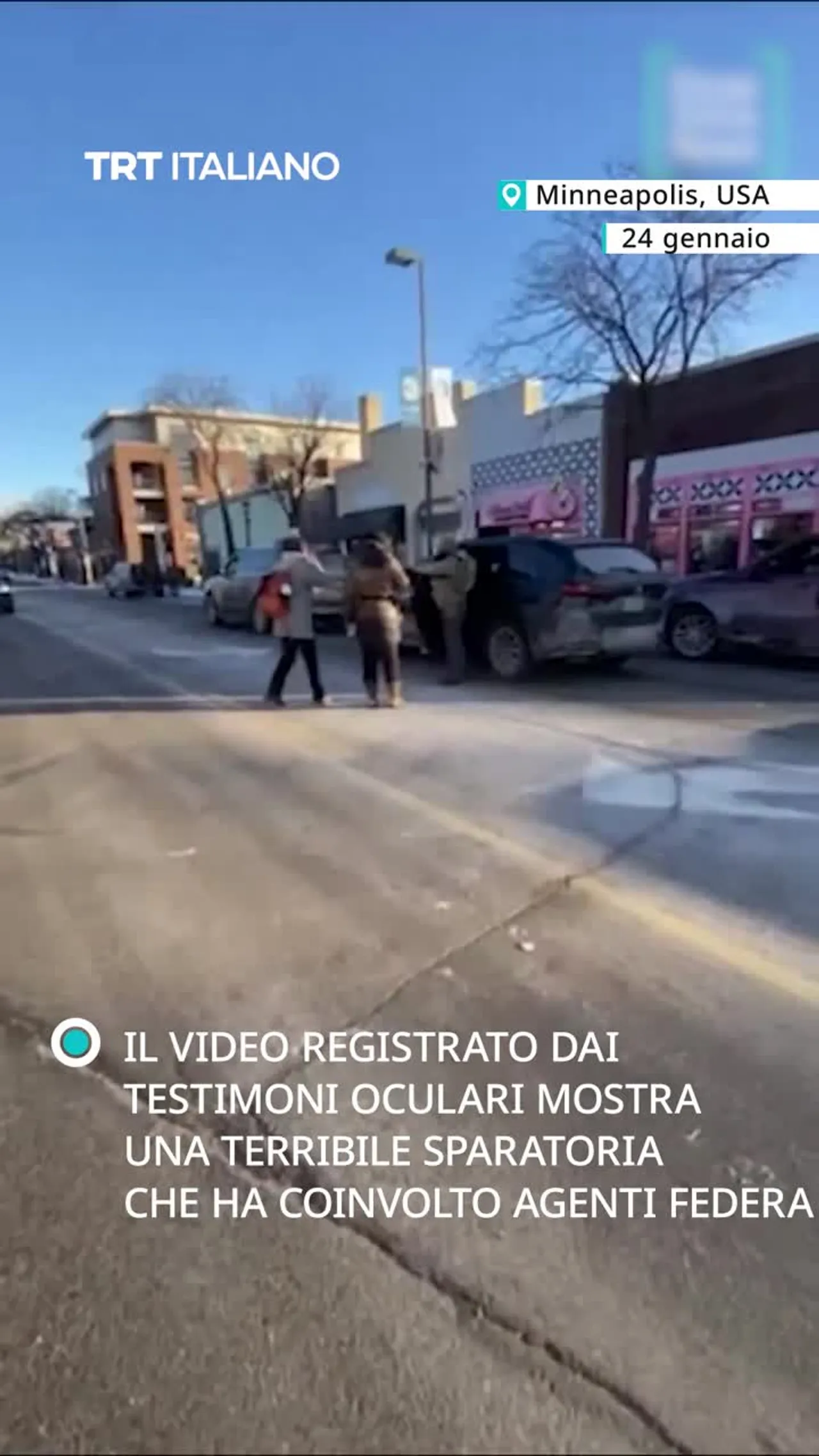 A Minneapolis la sparatoria mortale di agenti federali è stata ripresa da testimoni oculari
