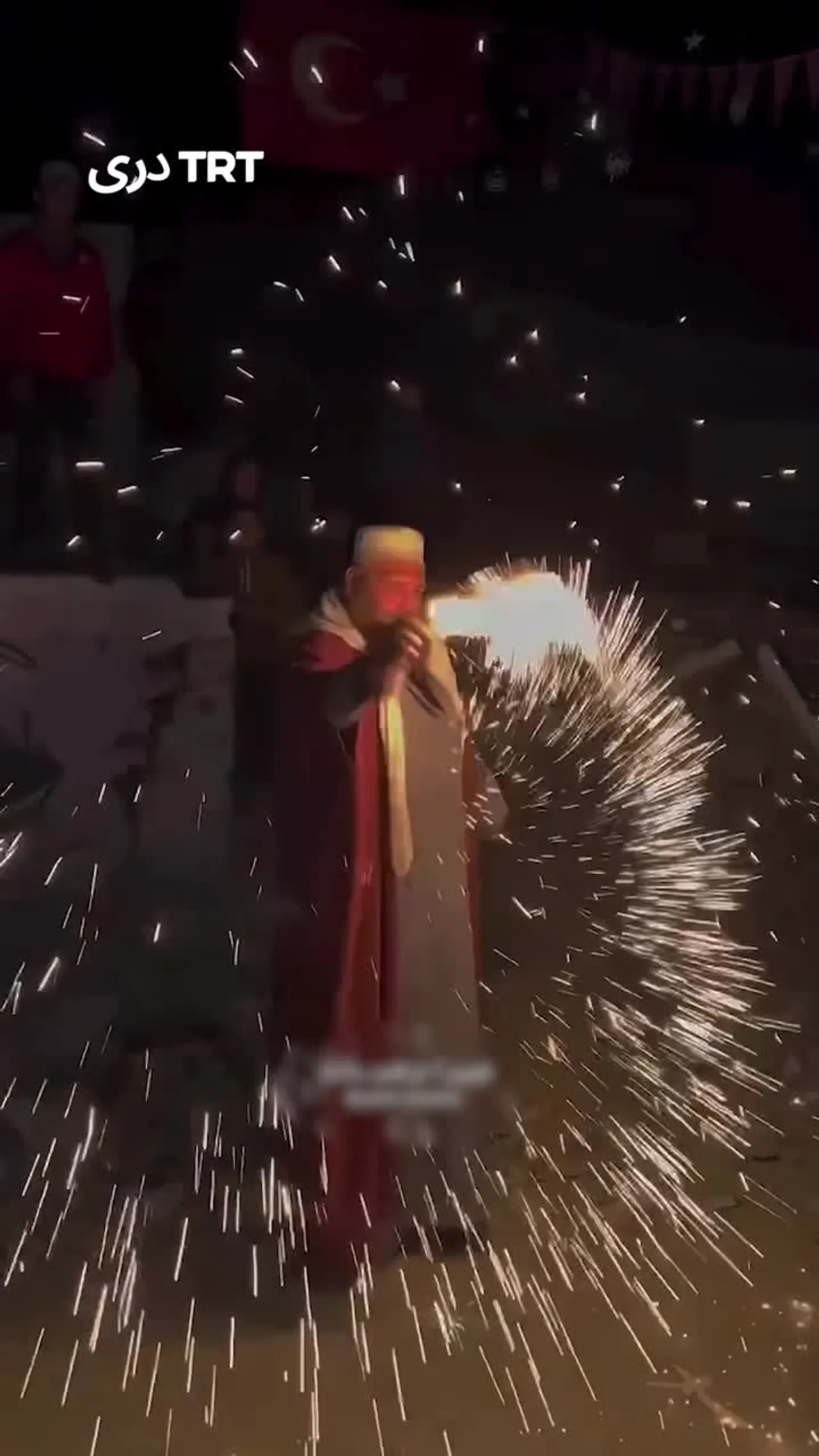 فلسطینی های آواره در آستانه ماه مبارک رمضان جاده های غزه را تزئین می کنند