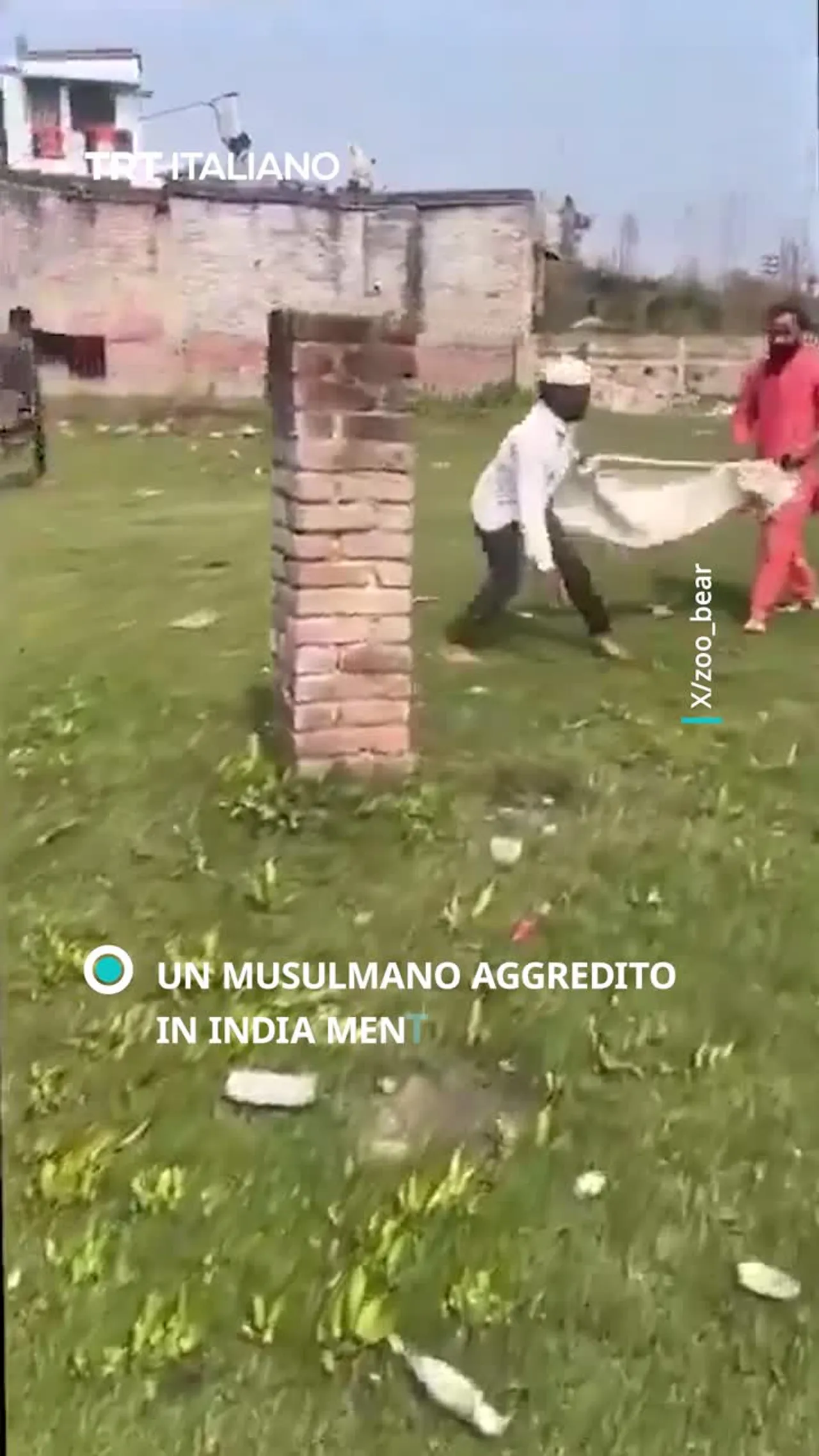 Musulmano aggredito dal responsabile di un tempio in India mentre pregava