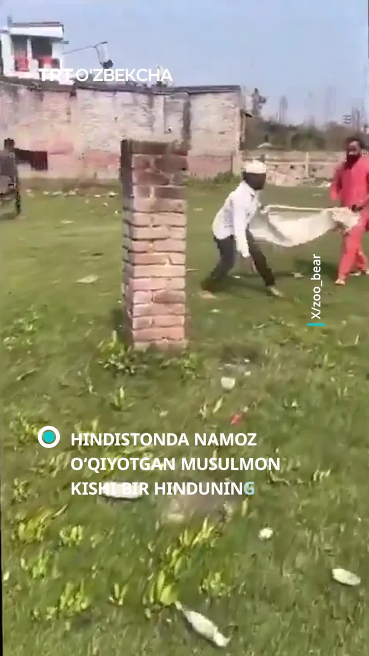 Hindistonda namoz o'qiyotgan musulmon kaltaklandi