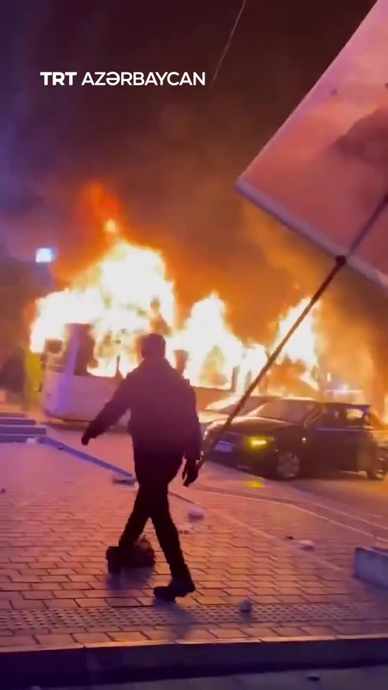 İrana məxsus raketlər Təl-Əvivi vurdu, şəhərdə genişmiqyaslı yanğın baş verdi