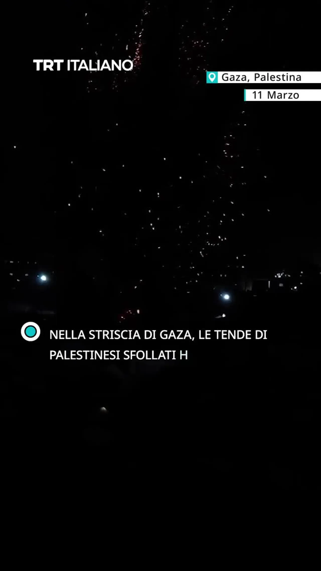 Nella Striscia di Gaza, le tende dei palestinesi sfollati hanno preso fuoco durante la notte