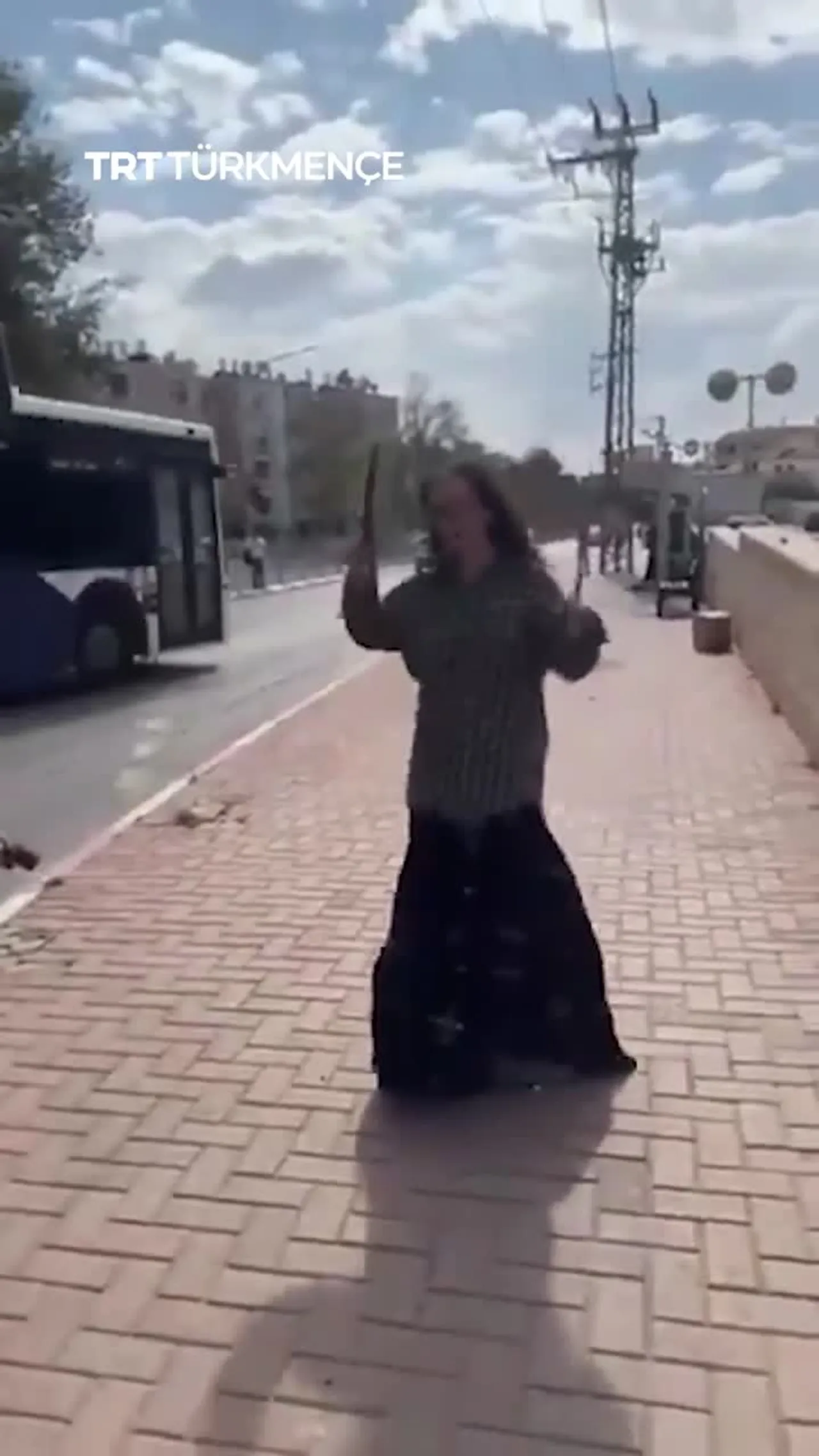 PYÇAK BULAÝLAÝAN YSRAÝYLLY ZENANY GOLAÝDAKY ADAMLAR DURUZDY