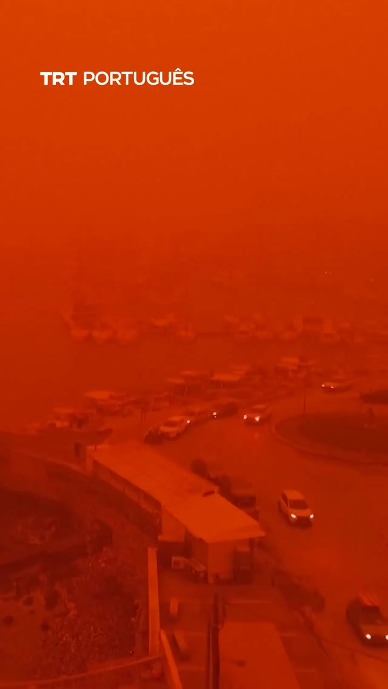 Ilha de Creta, na Grécia, coberta por pó alaranjado vindos do Saara