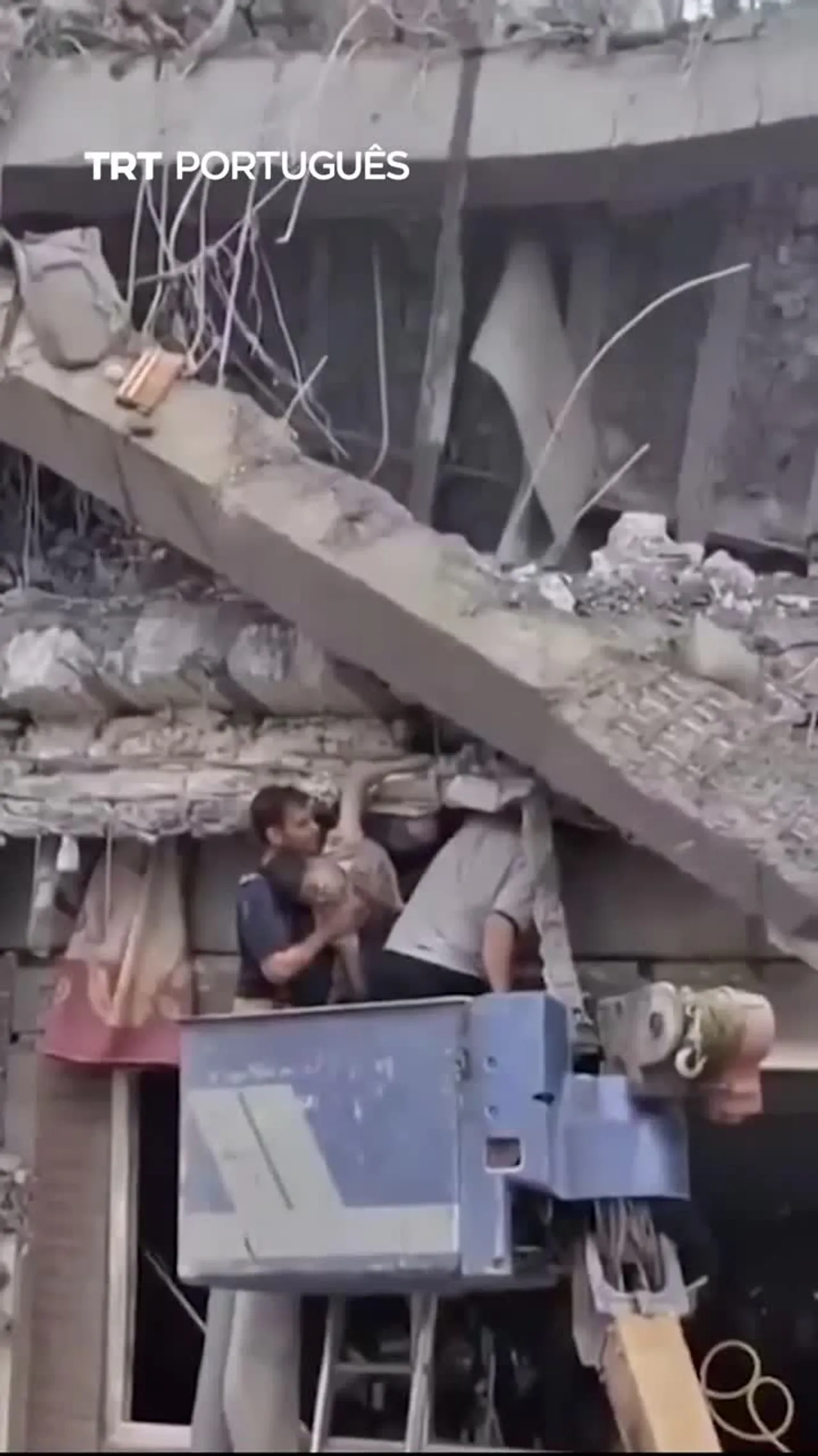 Criança afegã foi salva depois do ataque aéreo mortífero israelita em Rey, no Irão