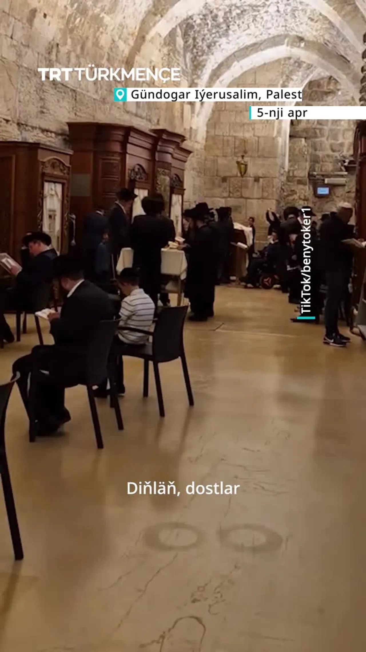 Ýewreýlere Aglama diwarynda doga etmeklerine rugsat berilse-de, Aksa metjidi musulmanlar üçin ýapyk